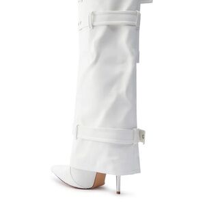 AKIRA AZALEA WANG FROST WHITE BELTED STILETTO BOOT Size 99